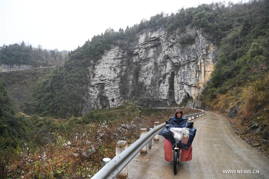 CHINA-CHONGQING-COUNTRY ROAD (CN)