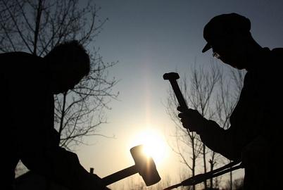 半年報中看冷暖:新經濟景氣度走高 傳統產業苦樂不均