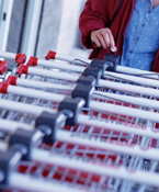 四季度經(jīng)濟(jì)將企穩(wěn) 關(guān)注消費和新興行業(yè)