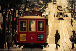 達沃斯為何罕見前呼后擁？