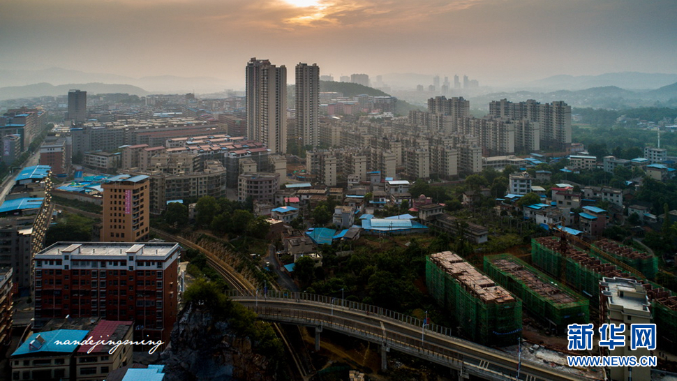 改革開放40年，縣城變化令人驚