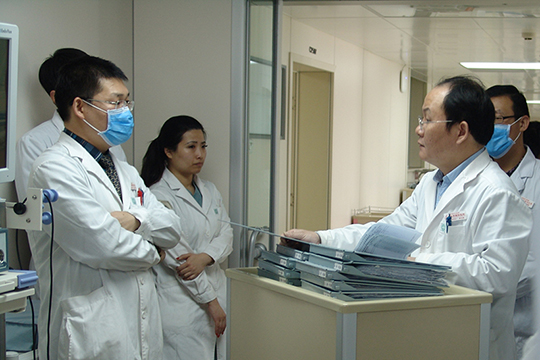 ICU醫生：24小時守衛生命