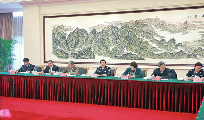 郭聲琨:認真傾聽意見建議 自覺接受社會監督