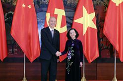 蔡奇同越共中央政治局委員、中央書(shū)記處常務(wù)書(shū)記張氏梅舉行會(huì)談