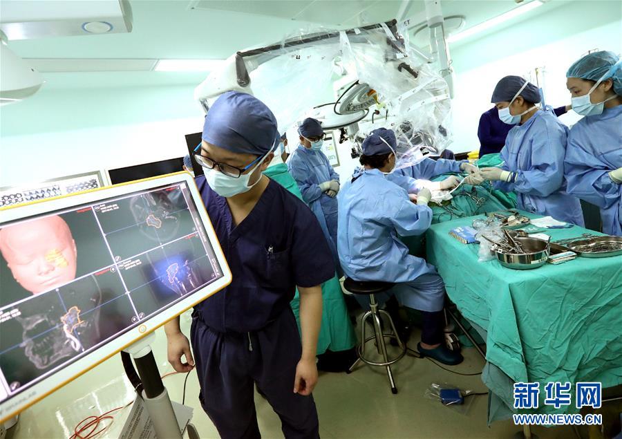 （十九大·讀報告 話民生）（11）實施健康中國戰(zhàn)略