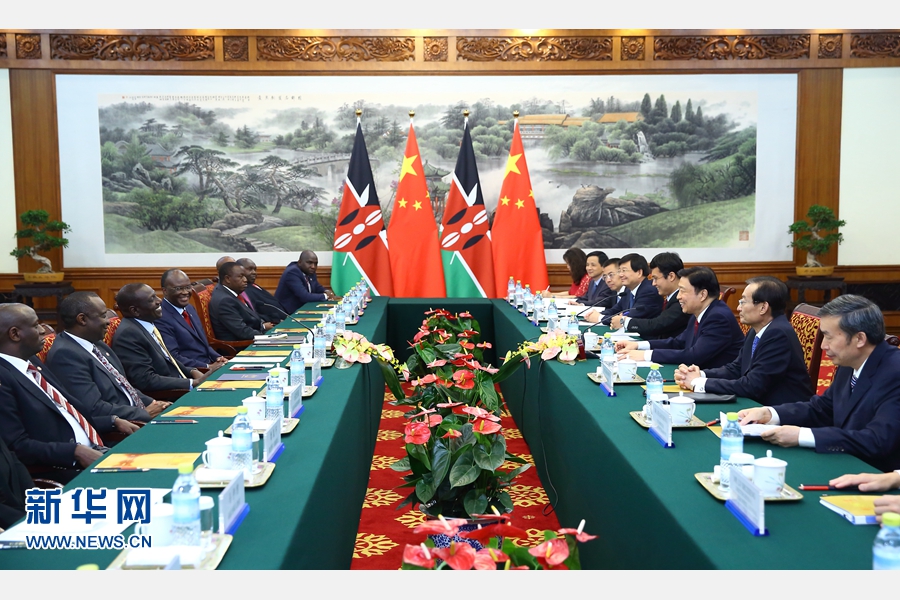 7月6日,國家副主席李源潮在北京會見來華出席生態文明貴陽國際論壇2016年年會的肯尼亞副總統魯托。 新華社記者 丁海濤 攝 7月6日,國家副主席李源潮在北京會見來華出席生態文明貴陽國際論壇2016年年會的肯尼亞副總統魯托。 新華社記者 丁海濤 攝