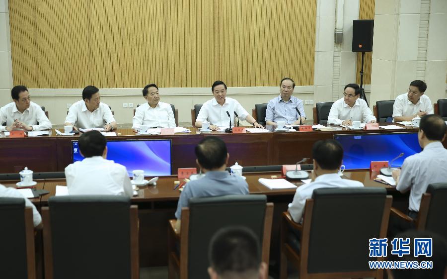 8月31日，中宣部在北京召開(kāi)創(chuàng)新新聞傳播工作交流會(huì)，中共中央政治局委員、中央書記處書記、中宣部部長(zhǎng)劉奇葆出席會(huì)議并講話。新華社記者蘭紅光攝
