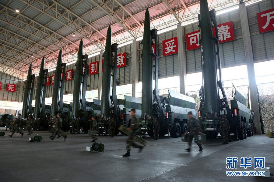 (新華全媒頭條·圖文互動(dòng))(10)備戰(zhàn)踏上新起點(diǎn),練兵展現(xiàn)新氣象——2018中國軍隊(duì)新年開訓(xùn)全景大掃描