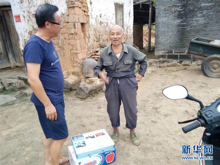 (新時代奮斗者·圖文互動)“他為扶貧耗盡了心血”——追記江西駐村扶貧干部胡學發