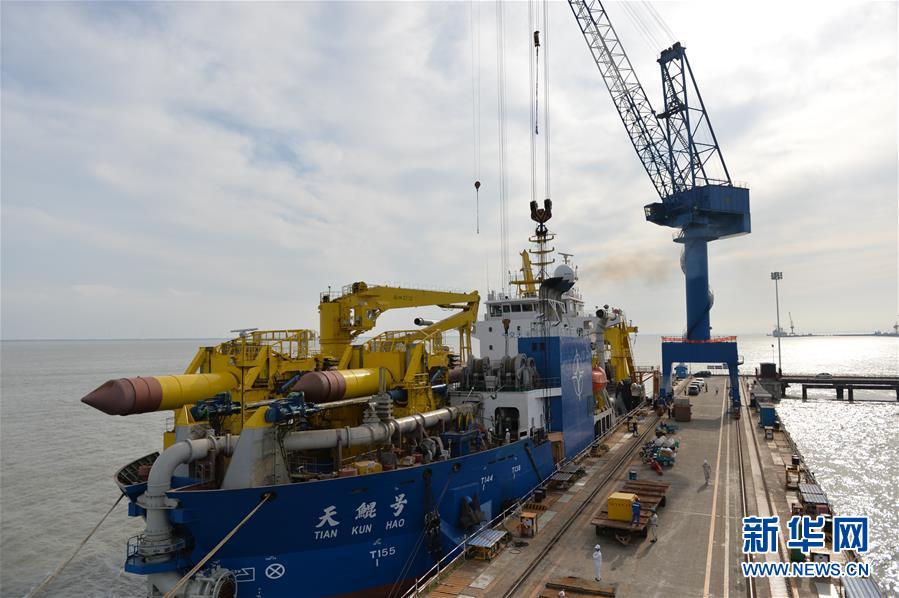 (圖文互動)(6)我國自主研發的疏浚重器“天鯤號”首次試航成功