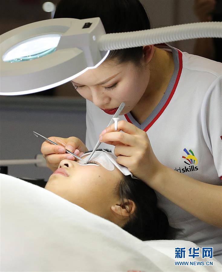 （新華全媒頭條&middot;圖文互動(dòng)）（6）上下合力，聚力破障，開(kāi)辟&ldquo;大國(guó)工匠&rdquo;建設(shè)新格局