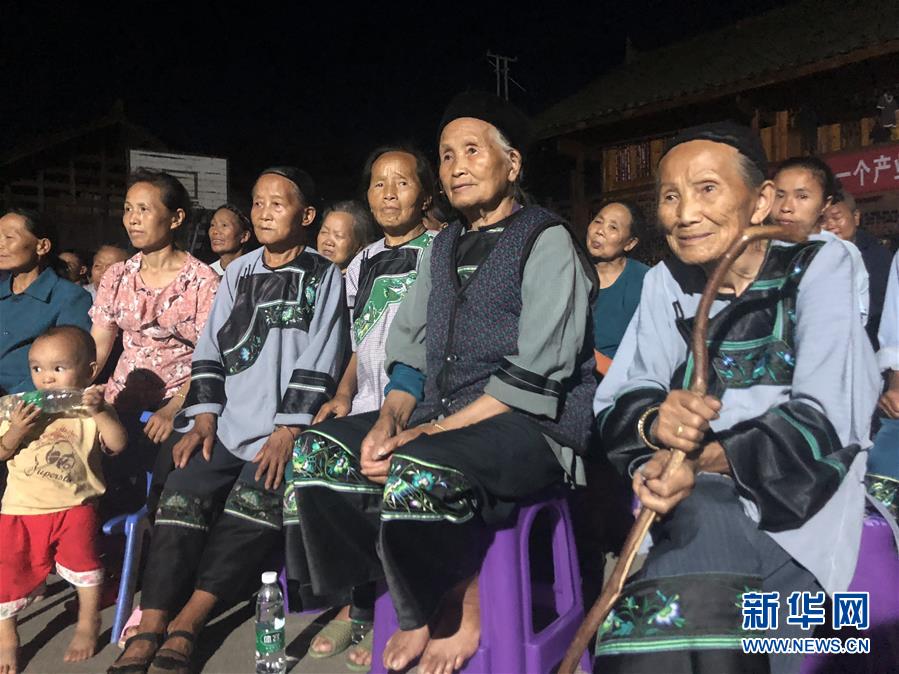 (新華全媒頭條·圖文互動(dòng))(4)安吉白茶奔向扶貧一線——浙江黃杜村農(nóng)民黨員先富幫后富向貧困地區(qū)捐贈(zèng)“扶貧苗”