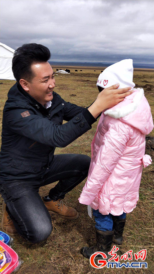 【脫貧攻堅(jiān)在行動(dòng)】打通致富路，牧民笑開顏——青海省澤庫縣“第一書記”張文杰扶貧故事