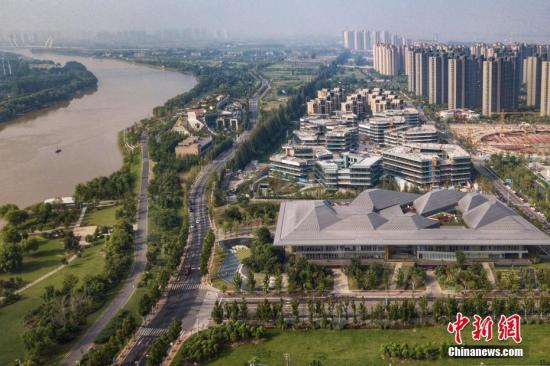 8月9日，航拍南京江心洲新加坡·南京生態(tài)科技島。 <a target='_blank' >中新社</a>記者 泱波 攝