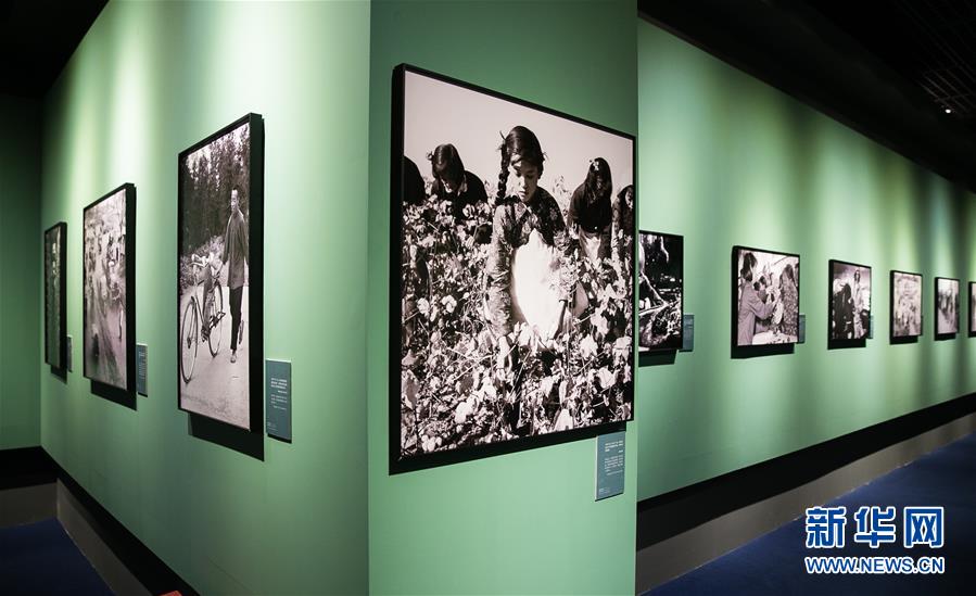 (新華網)(2)“國家相冊 致敬歷史——新華社中國照片檔案館典藏展”在首都博物館開展