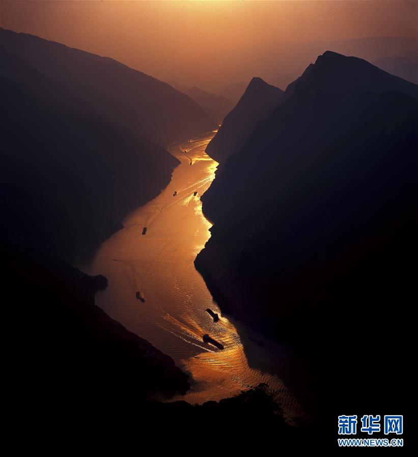 (百城百縣百企調(diào)研行·圖文互動(dòng))(7)建設(shè)長(zhǎng)江綠色走廊再譜新章——長(zhǎng)江三峽集團(tuán)發(fā)展紀(jì)實(shí)