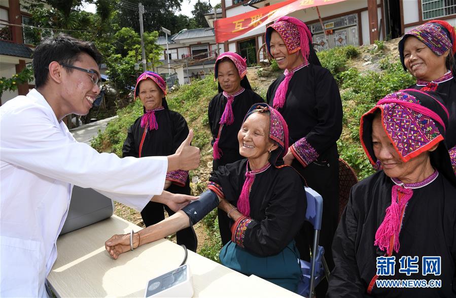 (奮進新時代·迎接兩會)(6)共享發展——向共同富裕方向穩步前進