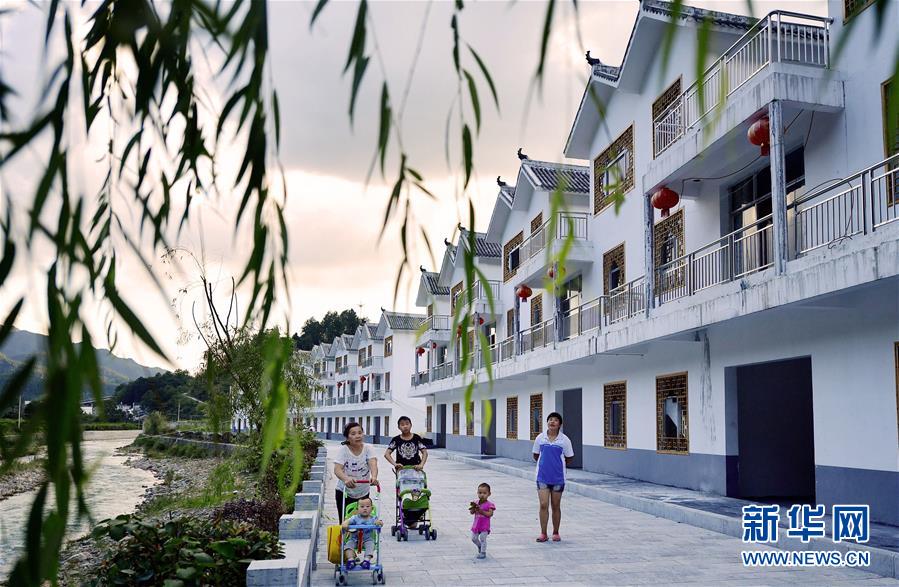 (奮進新時代·迎接兩會)(9)共享發展——向共同富裕方向穩步前進