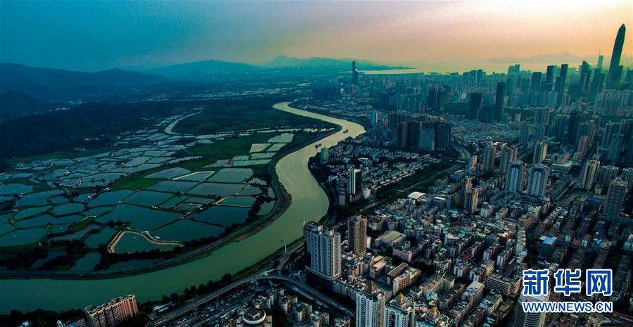 （新華全媒頭條·圖文互動(dòng)）（4）風(fēng)正一帆懸——以習(xí)近平同志為核心的黨中央治國(guó)理政一年間