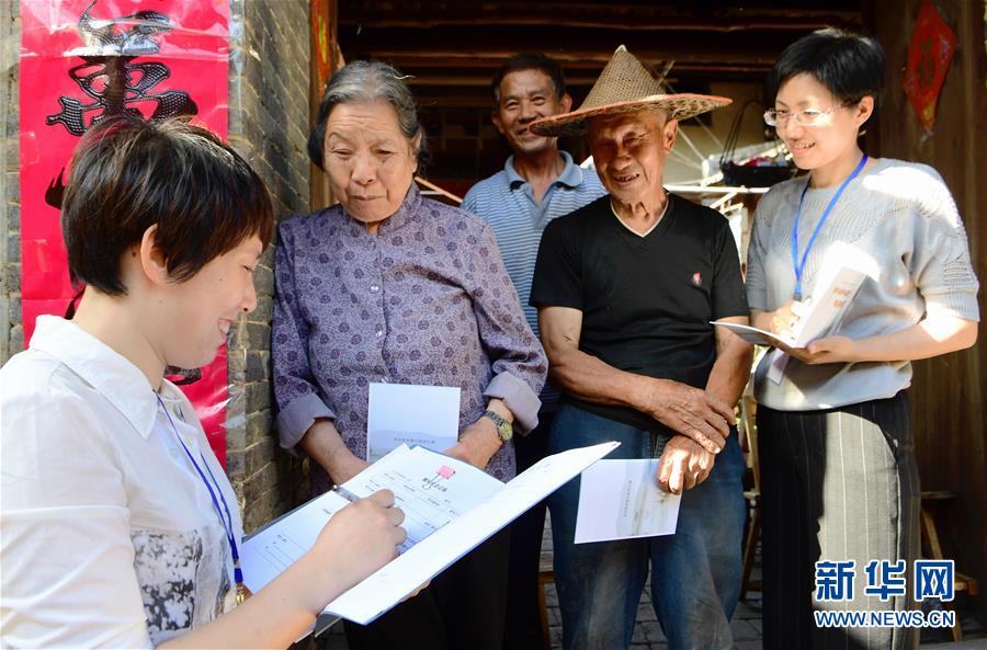 (全面深化改革這五年·圖文互動(dòng))(2)推進(jìn)偉大工程 鍛造堅(jiān)強(qiáng)核心——十八屆三中全會(huì)以來全面深化黨建領(lǐng)域改革綜述