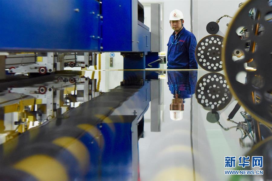 (在習近平新時代中國特色社會主義思想指引下·將改革開放進行到底·強國之基)(新華全媒頭條·圖文互動)(3)奮斗不停步 改革再出發(fā)——“四個自信”筑牢強國之基