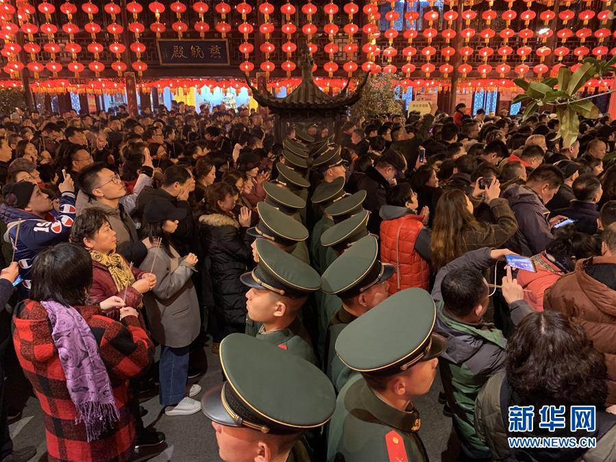 （新華全媒頭條·圖文互動）（6）向祖國報告：我在戰位守萬家團圓——解放軍和武警部隊新春佳節備戰執勤記事