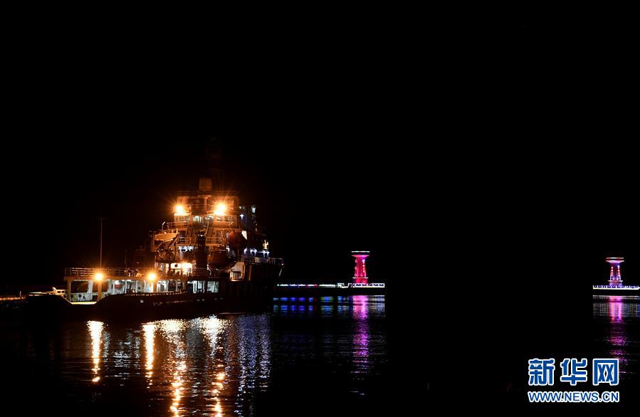 （新春走基層·圖文互動(dòng)）（5）“南海救115”輪的新年值守