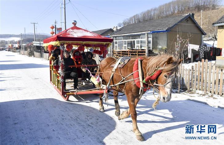 （在習(xí)近平新時代中國特色社會主義思想指引下——新時代新作為新篇章·圖文互動）（4）三年，從無名小屯到聲名遠播——這個“雪鄉(xiāng)”是如何做到的？