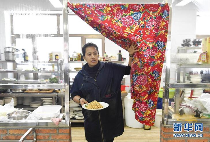 （在習(xí)近平新時代中國特色社會主義思想指引下——新時代新作為新篇章·圖文互動）（5）三年，從無名小屯到聲名遠播——這個“雪鄉(xiāng)”是如何做到的？