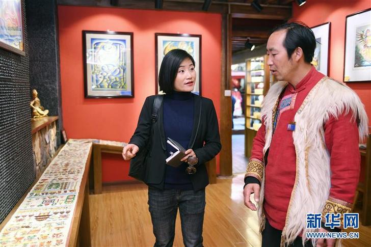 (新春走基層·代表委員履職·圖文互動)(5)打通公共文化服務“最后一公里”——全國人大代表范永貞履職剪影