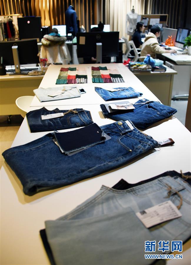 （新華全媒頭條·圖文互動）（3）從“來樣加工”到為全球“量體裁衣”——透過“迪尚之路”看新舊動能轉換