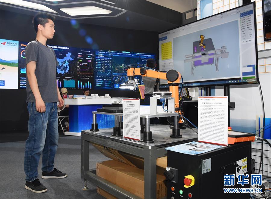 （在習(xí)近平新時代中國特色社會主義思想指引下&mdash;&mdash;新時代新作為新篇章&middot;圖文互動）（3）與中國服務(wù)貿(mào)易共成長&mdash;&mdash;&ldquo;多會合一&rdquo;京交會開啟中國服貿(mào)&ldquo;新大門&rdquo;