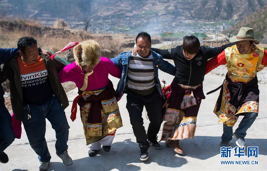 (新華全媒頭條·圖文互動)(5)藏區“感恩連”