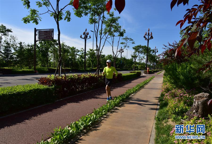 （在習近平新時代中國特色社會主義思想指引下&mdash;&mdash;新時代新作為新篇章&middot;圖文互動）（3）在這里，遇見&ldquo;詩和遠方&rdquo;&mdash;&mdash;長白山下&ldquo;第一鎮&rdquo;的全域旅游實踐