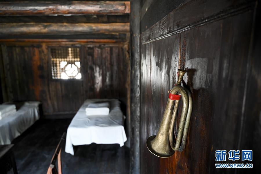 （壯麗70年·奮斗新時代——記者再走長征路·圖文互動）（4）手捧棉被憶紅軍：走了那么多年，我們都念他們的好