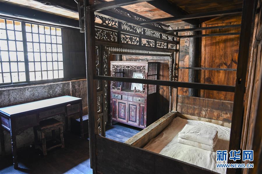 （壯麗70年·奮斗新時代——記者再走長征路·圖文互動）（5）手捧棉被憶紅軍：走了那么多年，我們都念他們的好
