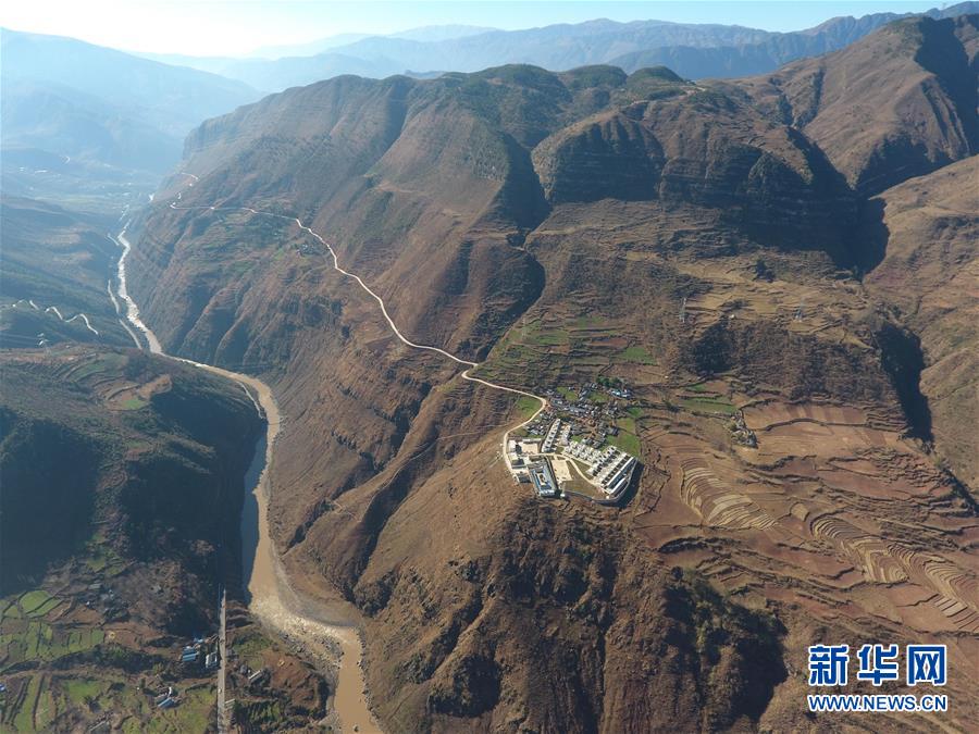 (壯麗70年·奮斗新時(shí)代——共和國(guó)發(fā)展成就巡禮·圖文互動(dòng))(10)治蜀往事激越 興川今朝豪邁——新中國(guó)成立70年四川發(fā)展巡禮