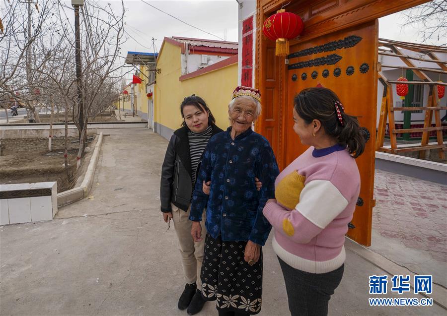 (壯麗70年·奮斗新時代——共和國發展成就巡禮·圖文互動)(2)旭日映天山 邊疆展新顏——新中國成立70年新疆改革發展巡禮
