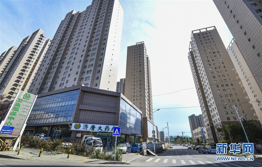 (壯麗70年·奮斗新時代——共和國發展成就巡禮·圖文互動)(10)旭日映天山 邊疆展新顏——新中國成立70年新疆改革發展巡禮