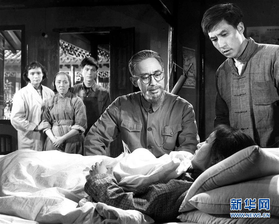 (紅土地“往事新說”·圖文互動)(4)昔日送“瘟神” 今朝健康促小康