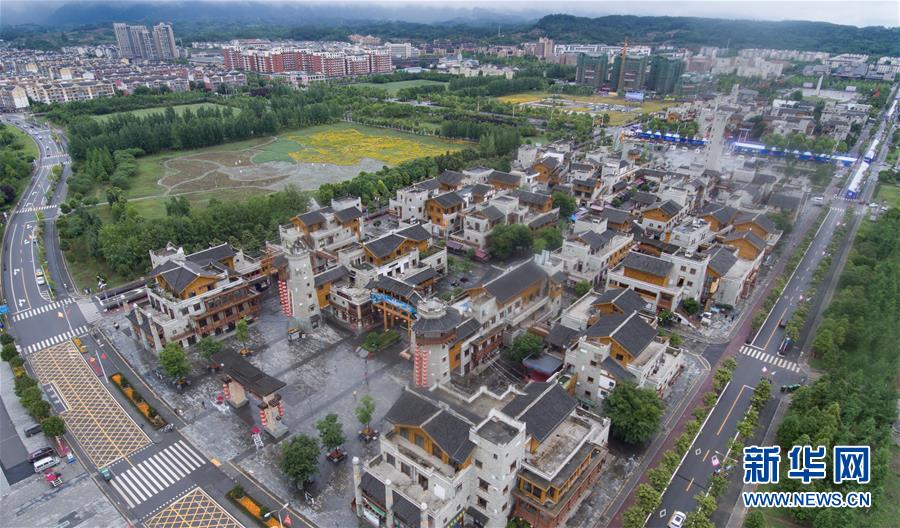 (新華全媒頭條·圖文互動)(12)讓各民族手足相親守望相助——以習(xí)近平同志為核心的黨中央關(guān)心少數(shù)民族和民族工作紀(jì)實(shí)