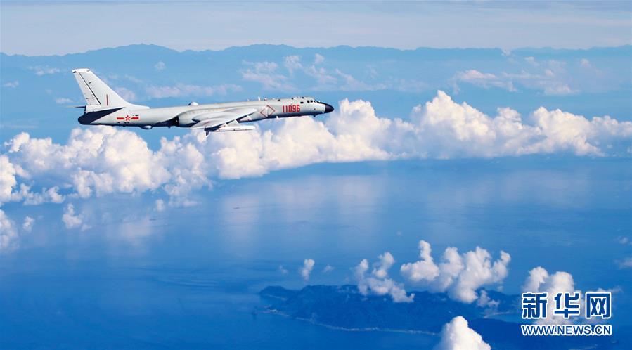 (新華全媒頭條·人民空軍70年·圖文互動)(7)陽光照耀奮飛的航程——黨中央、中央軍委和習主席關心人民空軍建設發展紀實