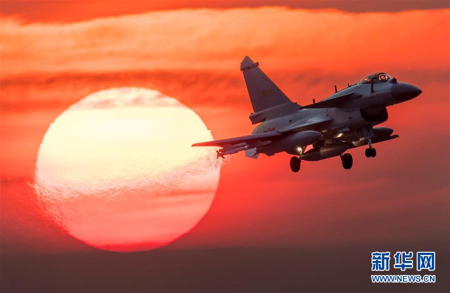 (人民空軍70年·圖文互動)(1)奮飛空天向打贏——人民空軍戰斗力建設成就述評