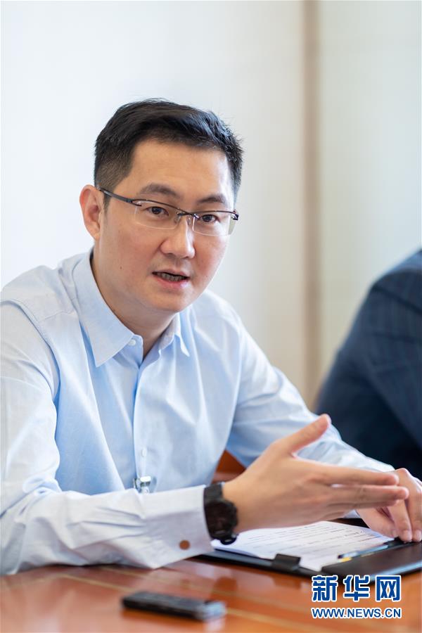 （兩會(huì)人物·圖文互動(dòng)）專(zhuān)訪馬化騰：“互聯(lián)網(wǎng)的下半場(chǎng)屬于產(chǎn)業(yè)互聯(lián)網(wǎng)”