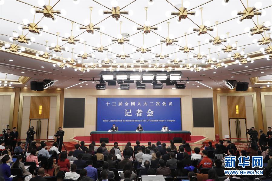 （兩會(huì)）（1）國(guó)務(wù)院扶貧辦主任劉永富就&ldquo;攻堅(jiān)克難&mdash;&mdash;堅(jiān)決打贏脫貧攻堅(jiān)戰(zhàn)&rdquo;答記者問(wèn)