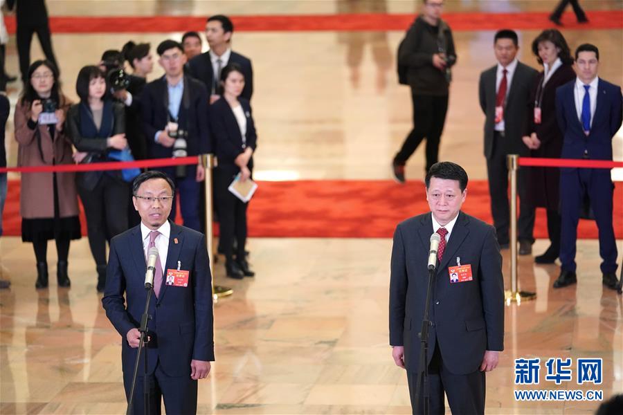 （兩會&middot;面對面）（11）全國政協委員接受采訪