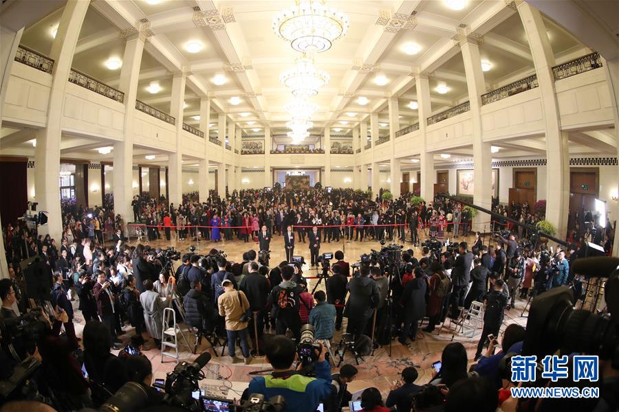 （新華全媒頭條&middot;兩會特別報(bào)道&middot;圖文互動(dòng)）（1）中國發(fā)展的明天一定更美好&mdash;&mdash;從全國兩會看奮進(jìn)中國的發(fā)展信心