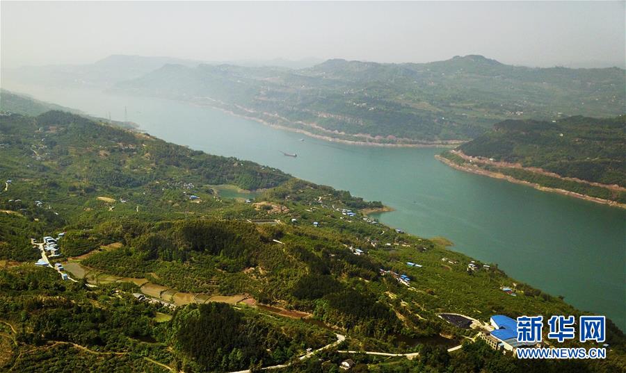 (新華全媒頭條·圖文互動)(4)深入推進大保護 打造引領(lǐng)高質(zhì)量發(fā)展生力軍——推動長江經(jīng)濟帶發(fā)展座談會召開四年間