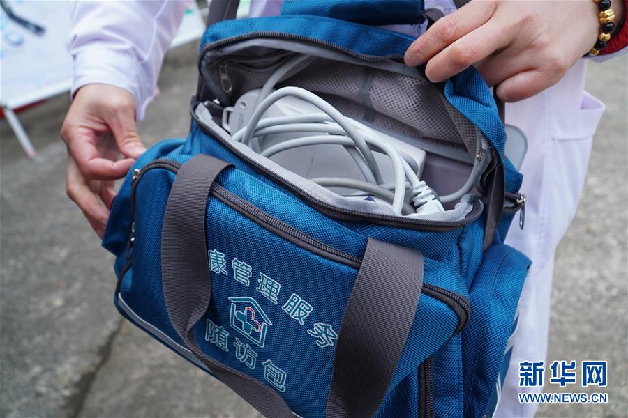 (新春走基層·圖文互動(dòng))(3)高山來(lái)了醫(yī)療隊(duì)