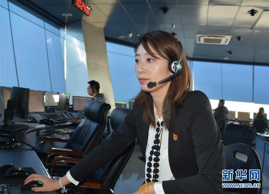 （關注春運&middot;圖文互動）在崗一分鐘，保證安全60秒&mdash;&mdash;記守護遠航客機的&ldquo;燈塔&rdquo;管制員